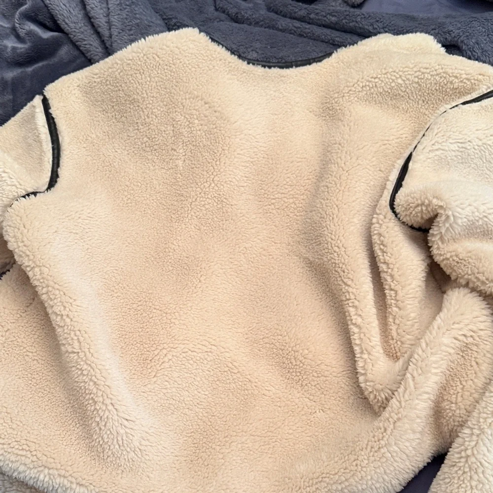 GAP Cream Sherpa Jacket with Black Trim - Picture 5 of 6